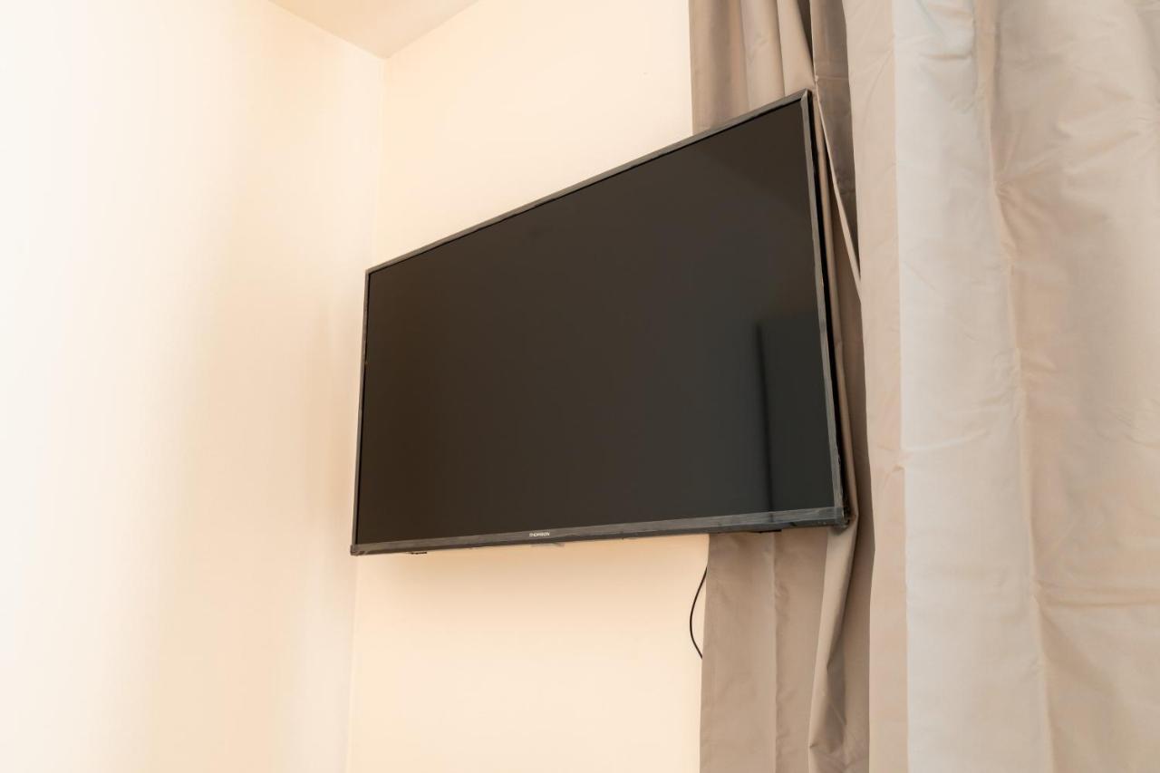 Brand New One Bedroom Apartment #54 In Brand New Building With Free Parking Praga Exterior foto